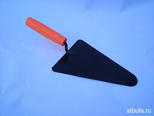 Кельма LIT бетонщика  треугольник  с пласт. ручкой 323020-2 (60)